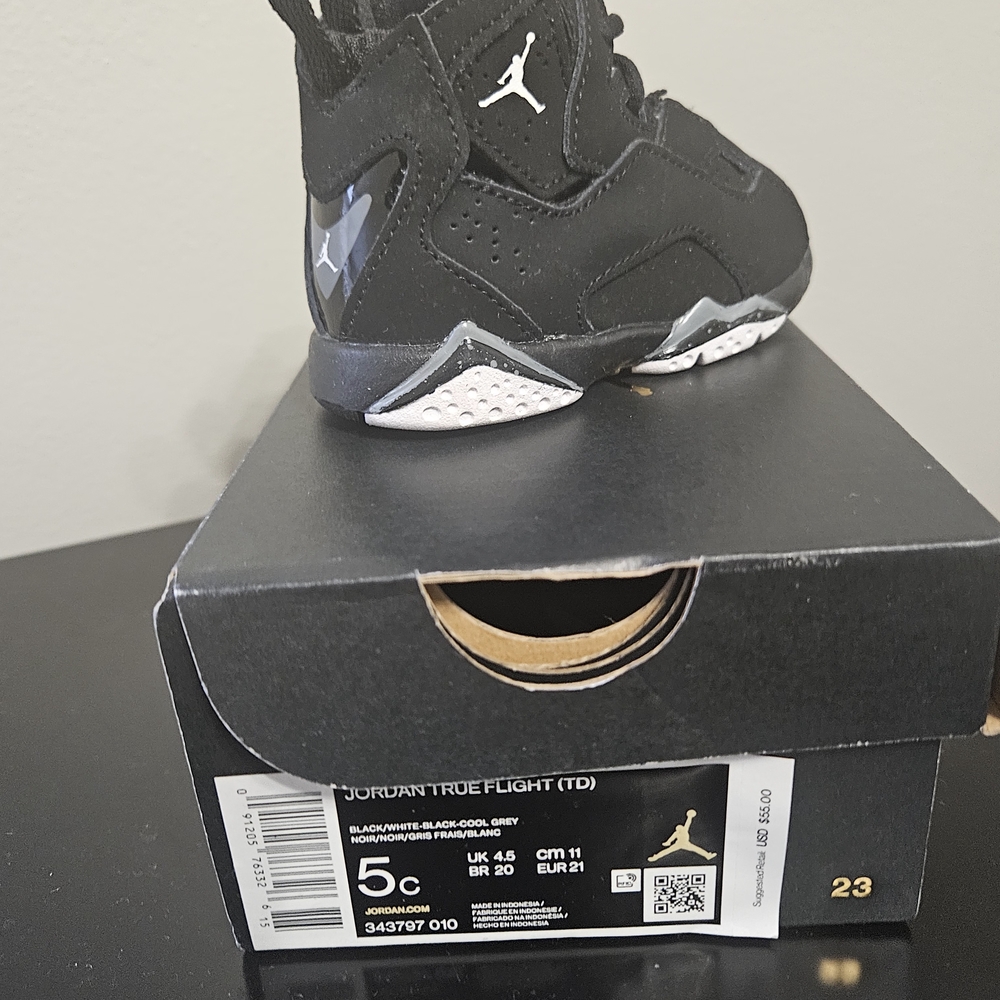Jordan True Flight Kids Black and White Sneakers